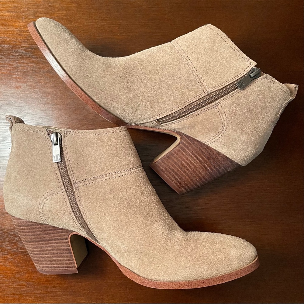 Ivanka Trump Thelma Tan Suede Ankle Boots Size 10